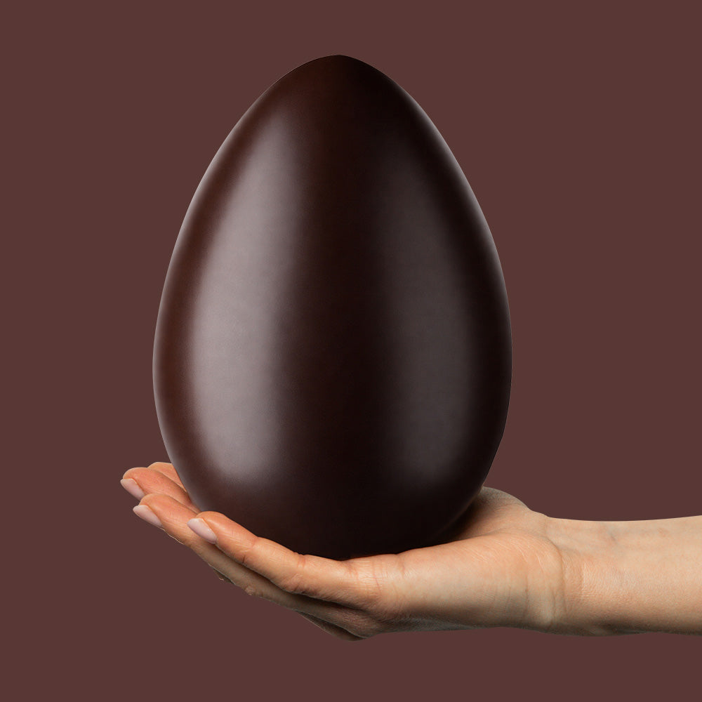 American Uncle Sacher Style Easter Egg, dark chocolate Easter egg filled with dark cream and apricot puree, 450 g 